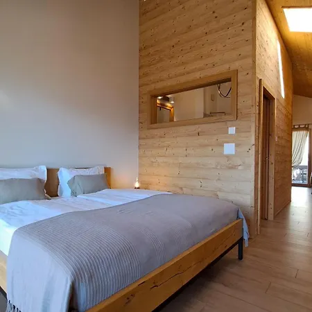 Diognysos B&b, Boutique & Wellness 住宿加早餐酒店 克莱恩 蒙塔纳